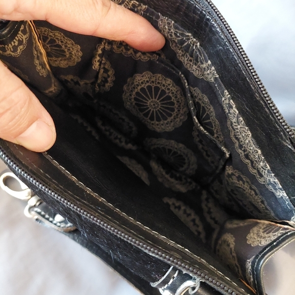 American West Genuine Leather Crossbody Bag - Picture 13 of 14